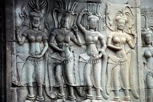 Ангкор.барельефы.Женщины