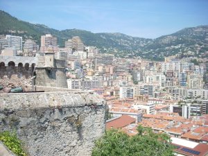 Старая крепость Монако с Ордынской пушкой