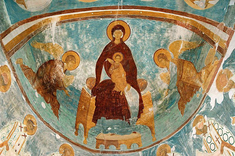 Богоматерь на  престоле, с архангелами Михаилом и Гавриилом